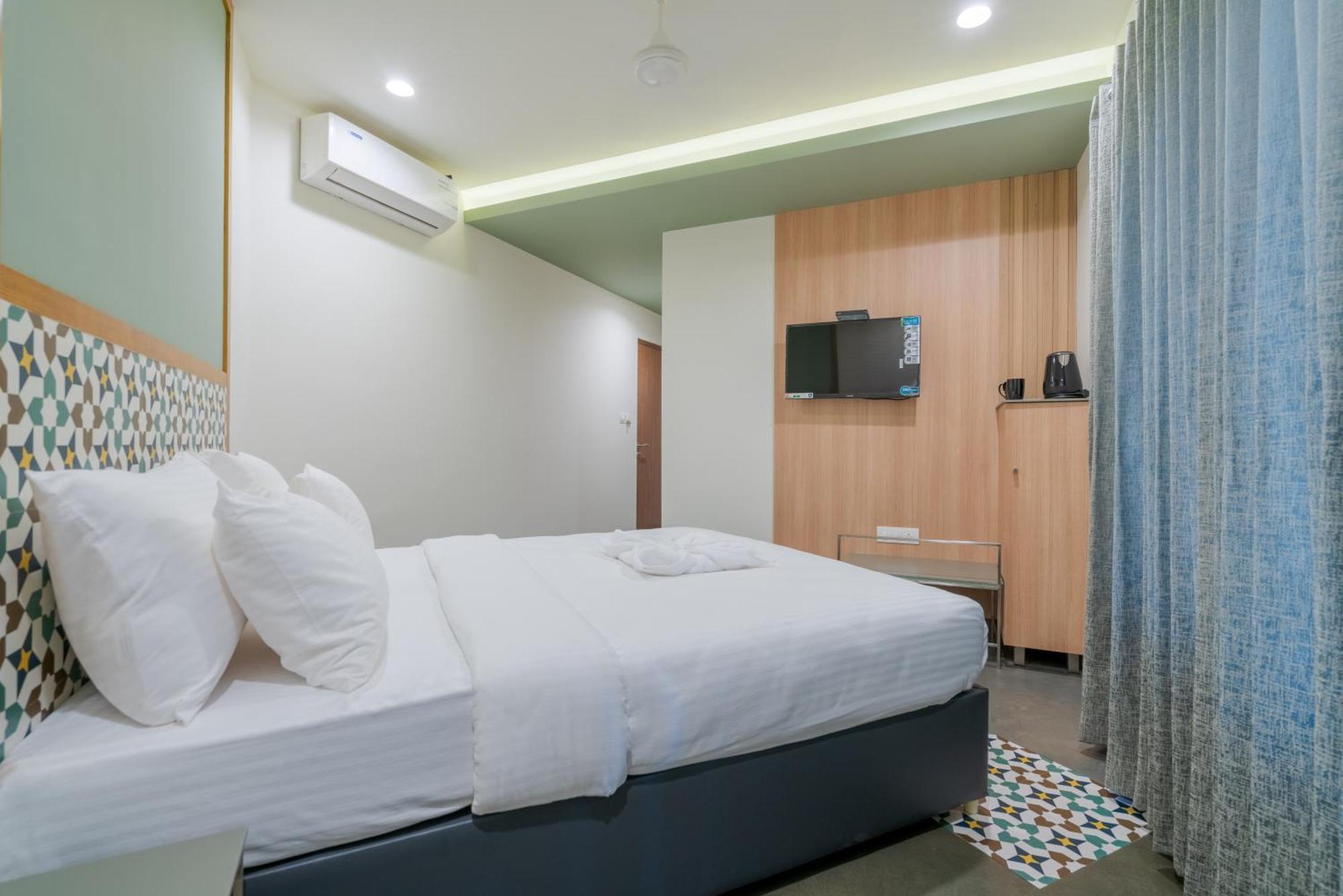 Aryaas Regent Hotel Kochi Екстериор снимка