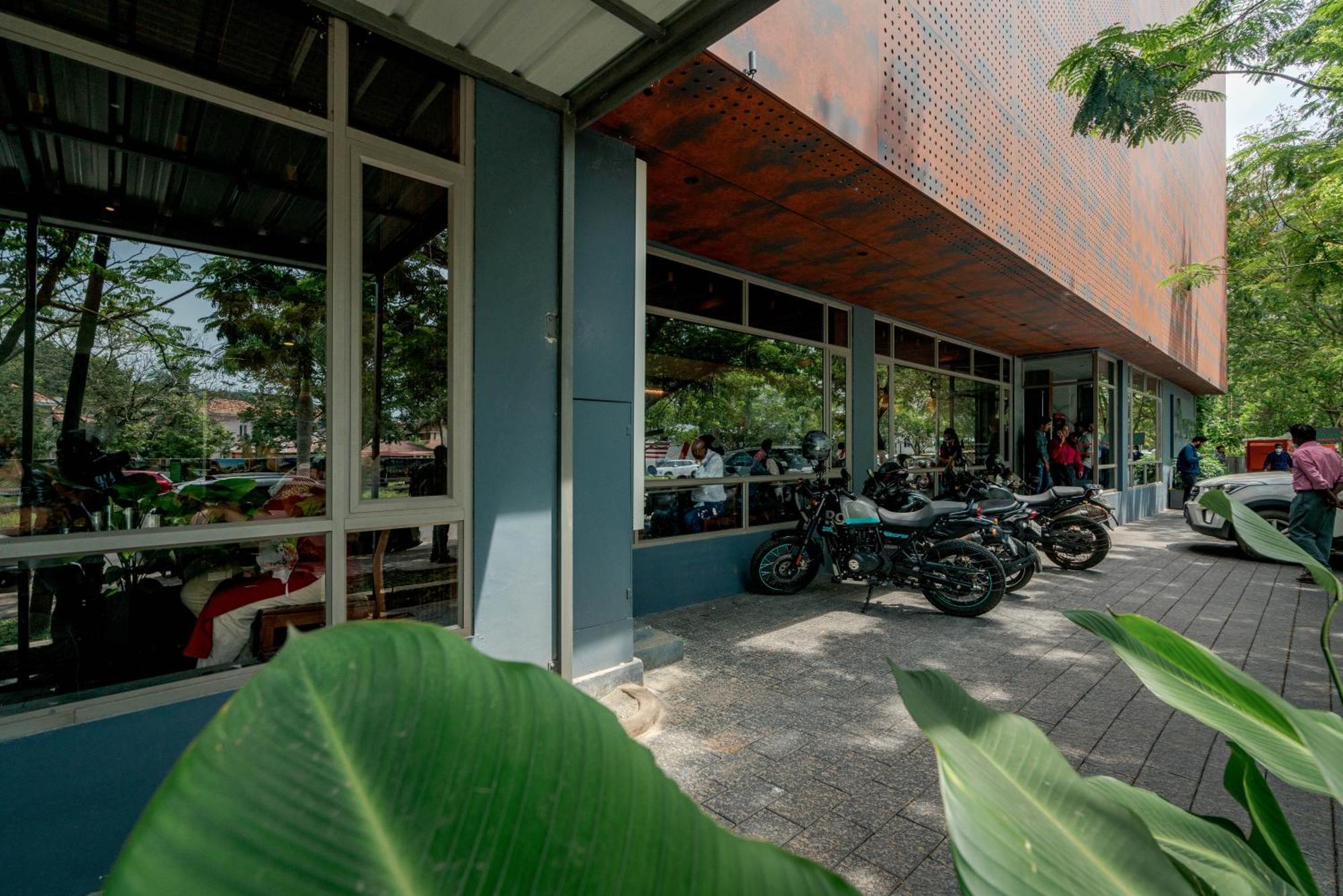 Aryaas Regent Hotel Kochi Екстериор снимка