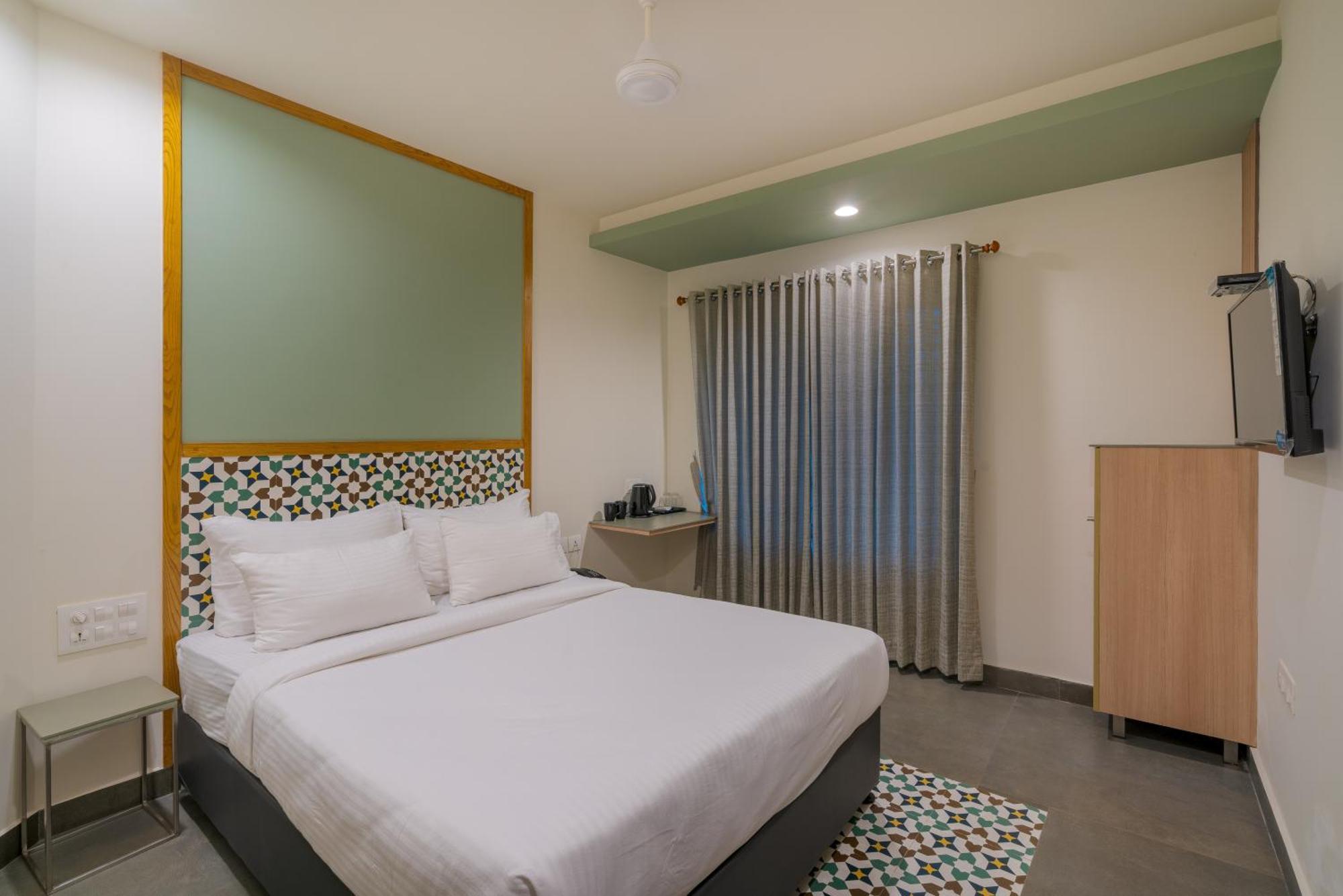 Aryaas Regent Hotel Kochi Екстериор снимка